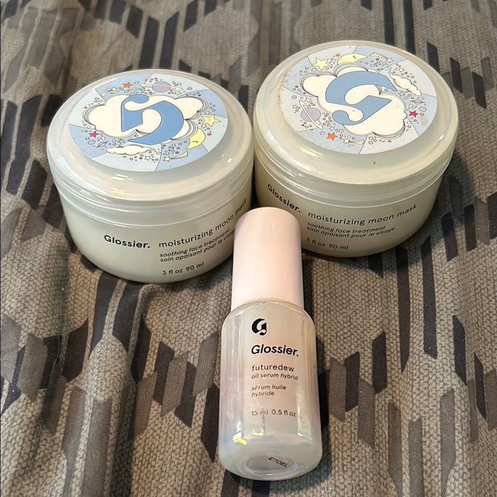 Glossier Bundle 
-moon mask
-future dew